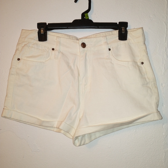 Adam Levine Collection Pants - Adam Levine white shorts